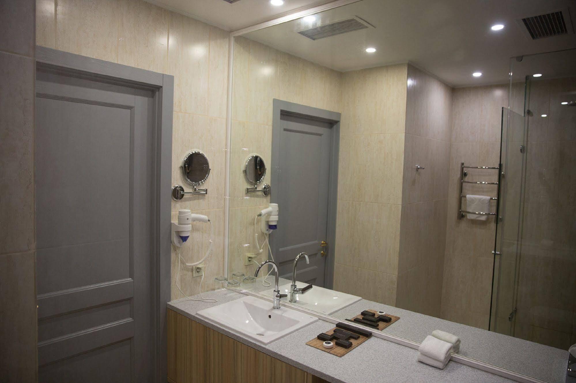 Maqan Hotel Almaty Exterior photo